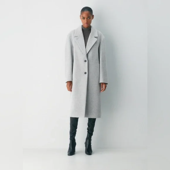 Aritzia The Only Coat - Soft Wool Cashmere - Picture 5 of 11